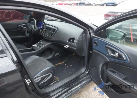 2015 Chrysler 200 S z USA, uszkodzony, nr VIN 1C3CCCDG6FN567472